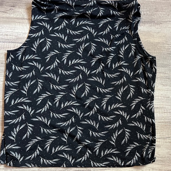 BANANA REPUBLIC Women's Sleeveless Top (Size L) - Picture 4 of 10